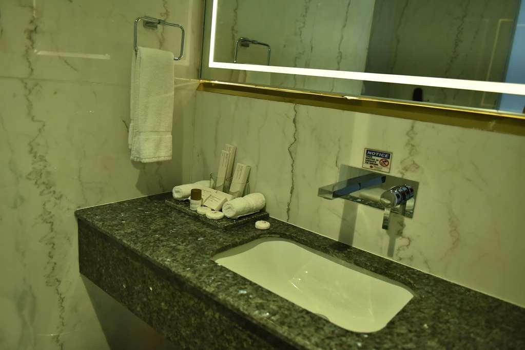 Best Western Premier Islamabad Hotel Room photo